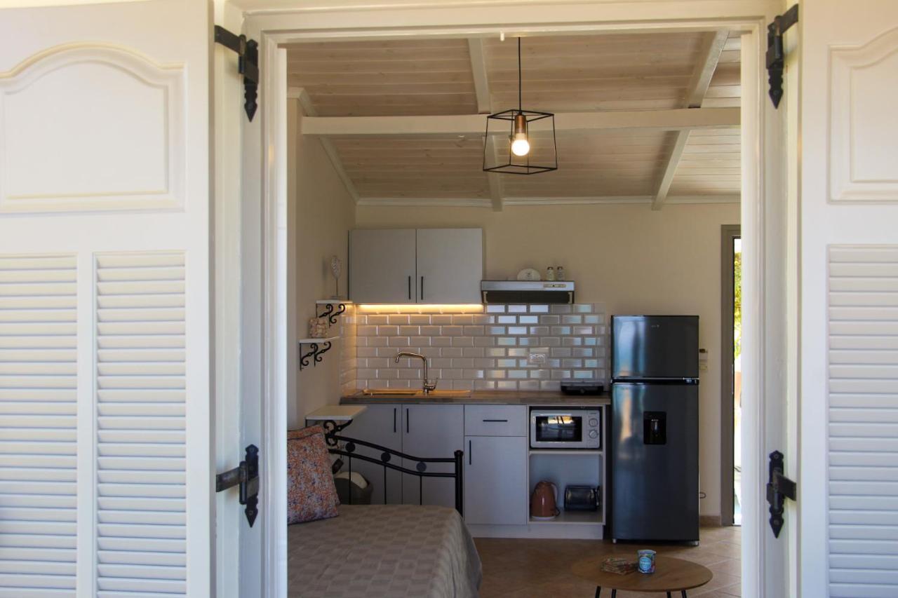 Garden Studios Alykes  Luaran gambar