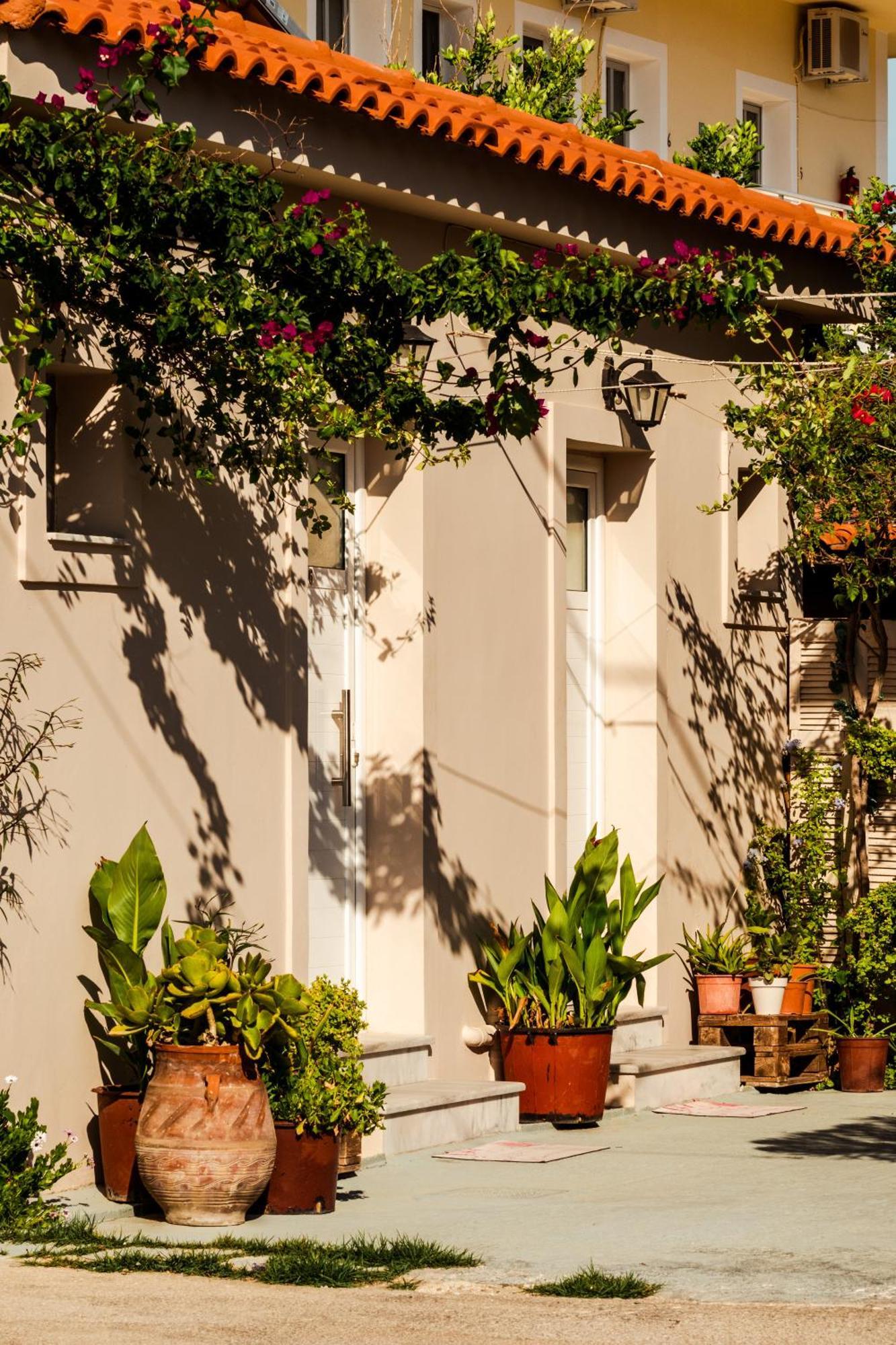 Garden Studios Alykes  Luaran gambar