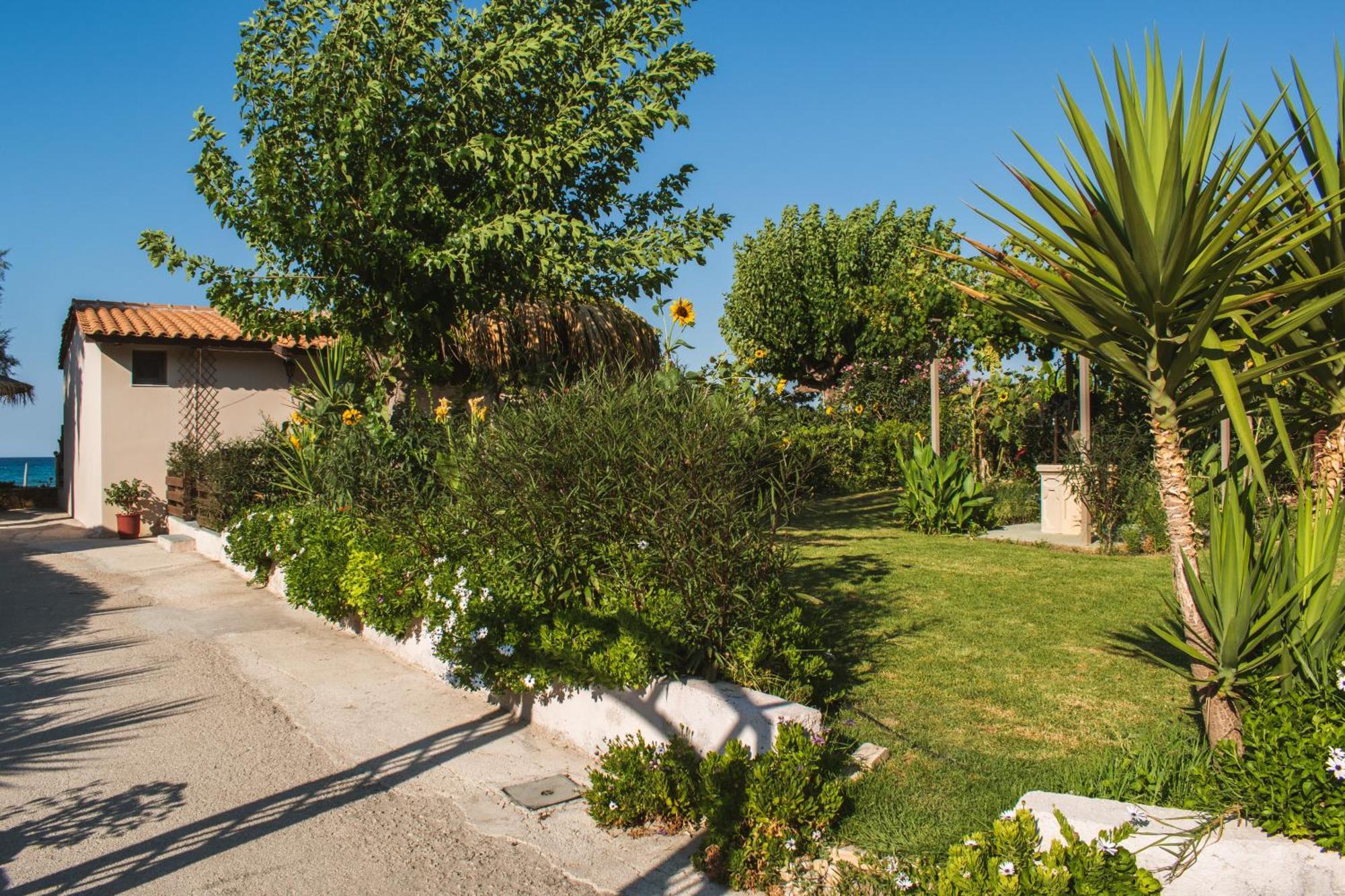 Garden Studios Alykes  Luaran gambar