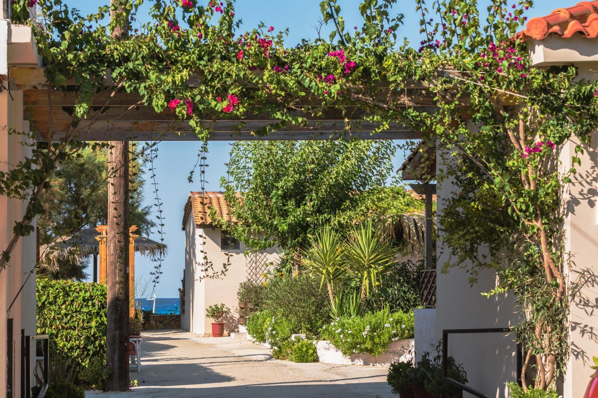 Garden Studios Alykes  Luaran gambar