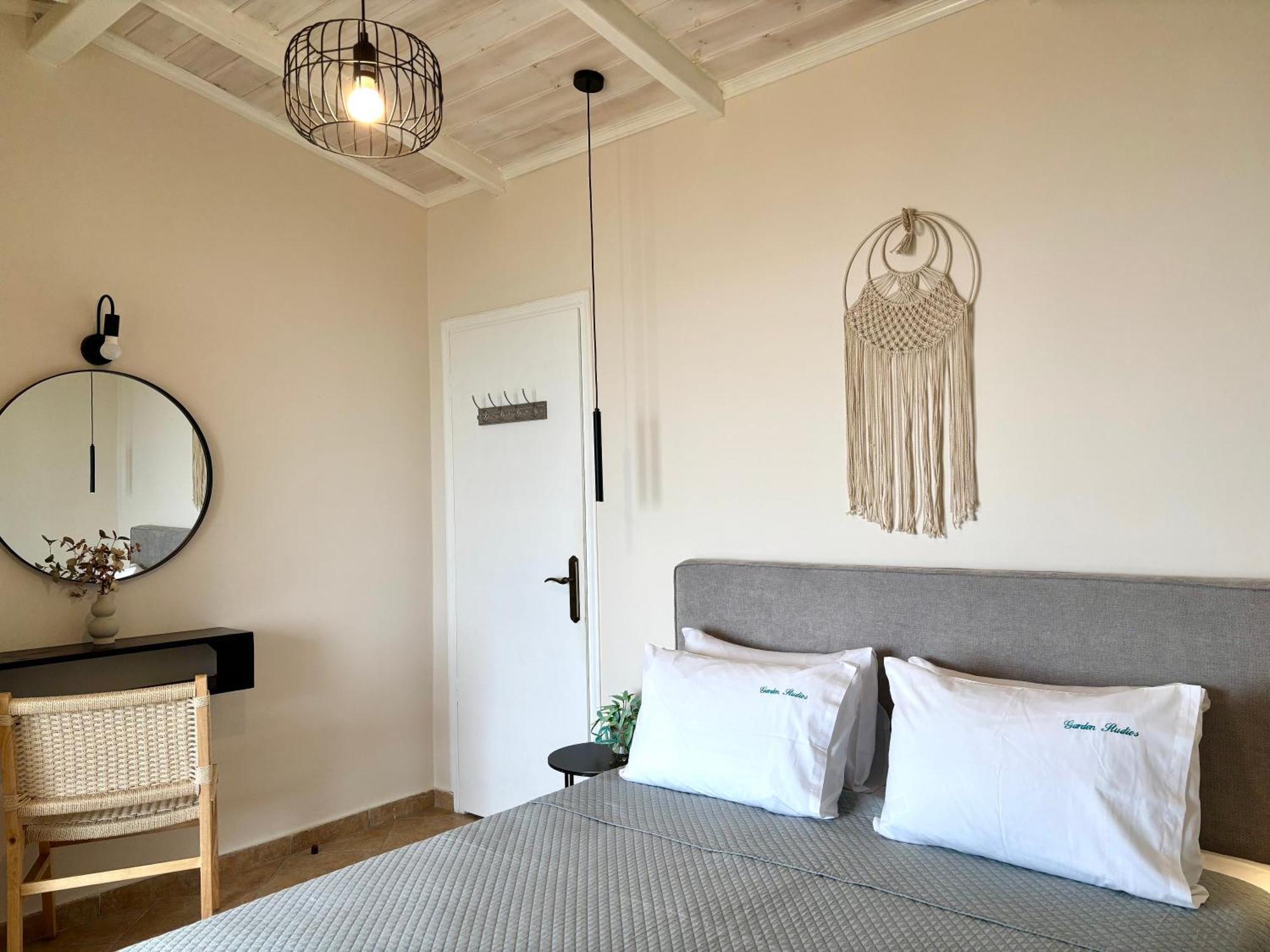 Garden Studios Alykes  Luaran gambar